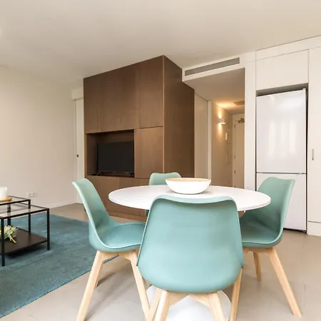 Let's Live Apartment *